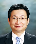 김용우